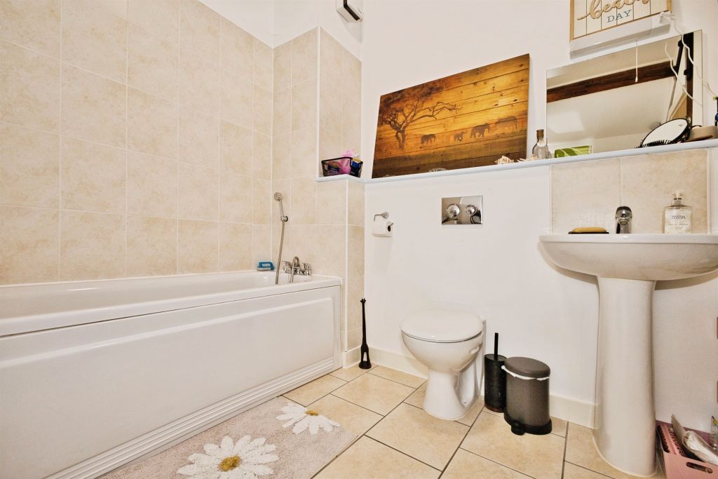 Additional image 6 of 2 bed flat for saleThe Barley Yard, Crewkerne TA18