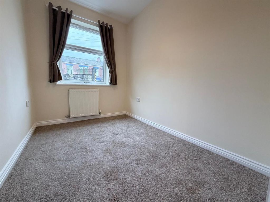 Additional image 7 of 2 bed flat for sale40 Henrietta Street, Ashton-Under-Lyne OL6