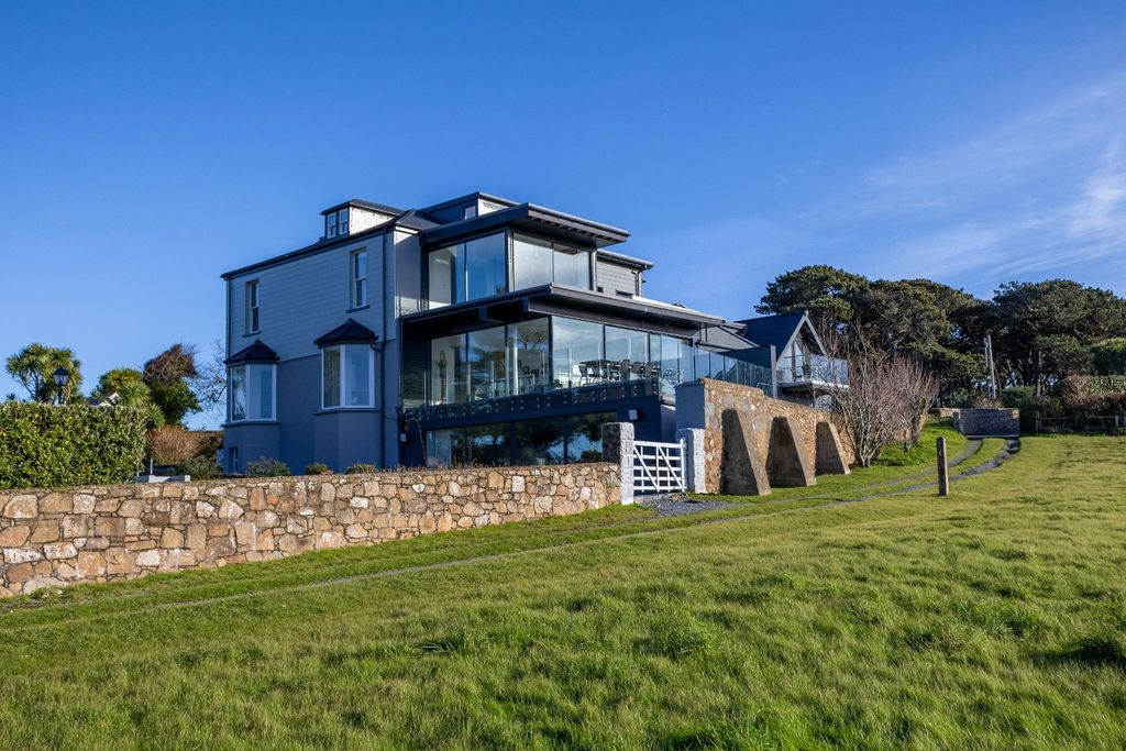 6 bed detached house for saleLa Rue De La Lande, Castel, Guernsey GY5