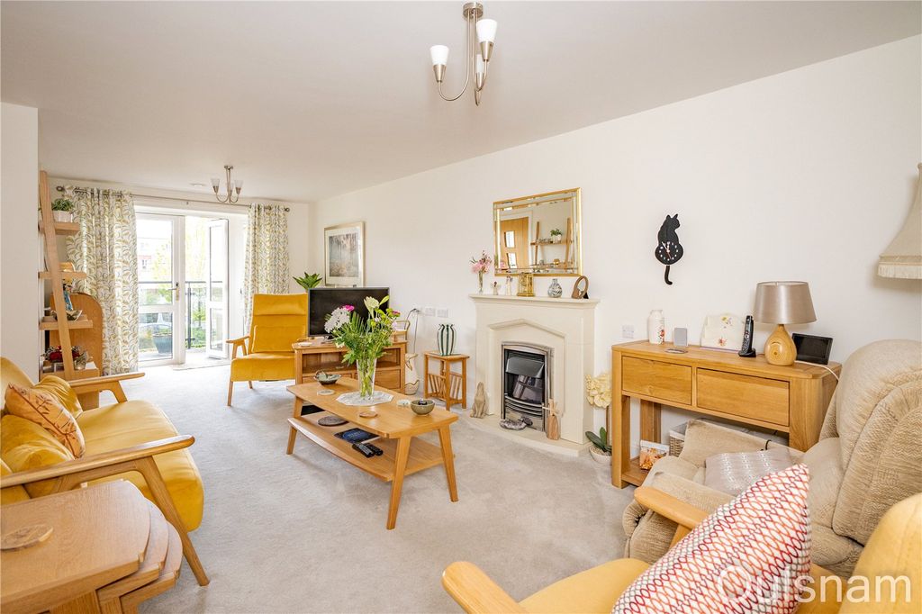 2 bed flat for saleRecreation Road, Bromsgrove, Worcestershire B61 photo 2