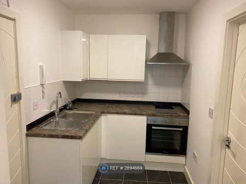 Alexandra House, Southampton SO14, Room to rent