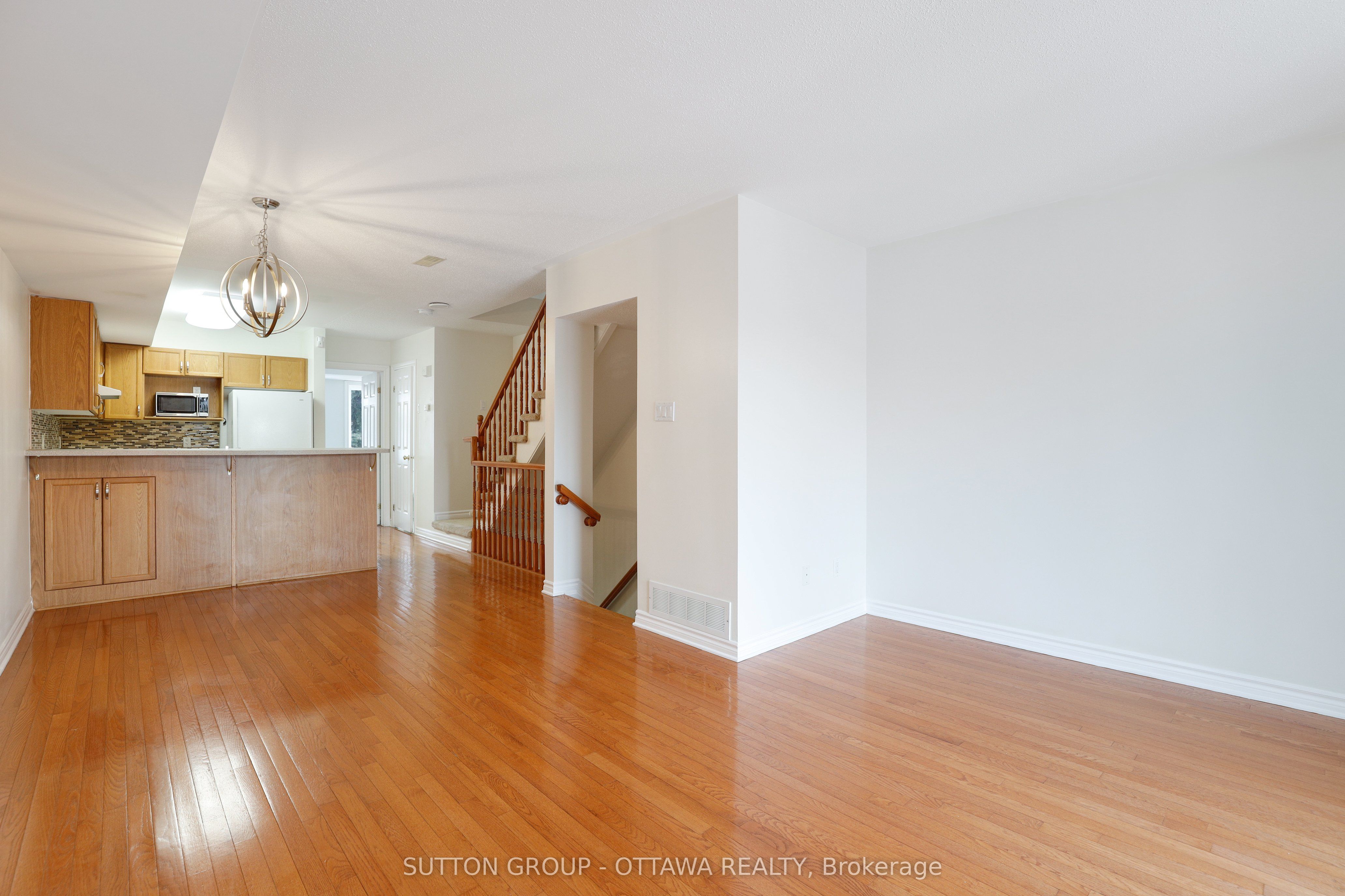 Additional image 5 of 115 Tall Pines Private, Ottawa, ON, K2H 1H1