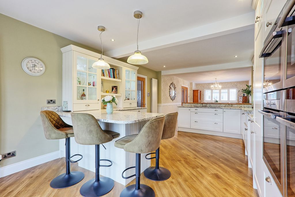 Additional image 9 of 5 bed detached house for salePrime Location - Sylvan Tryst, Billericay CM12