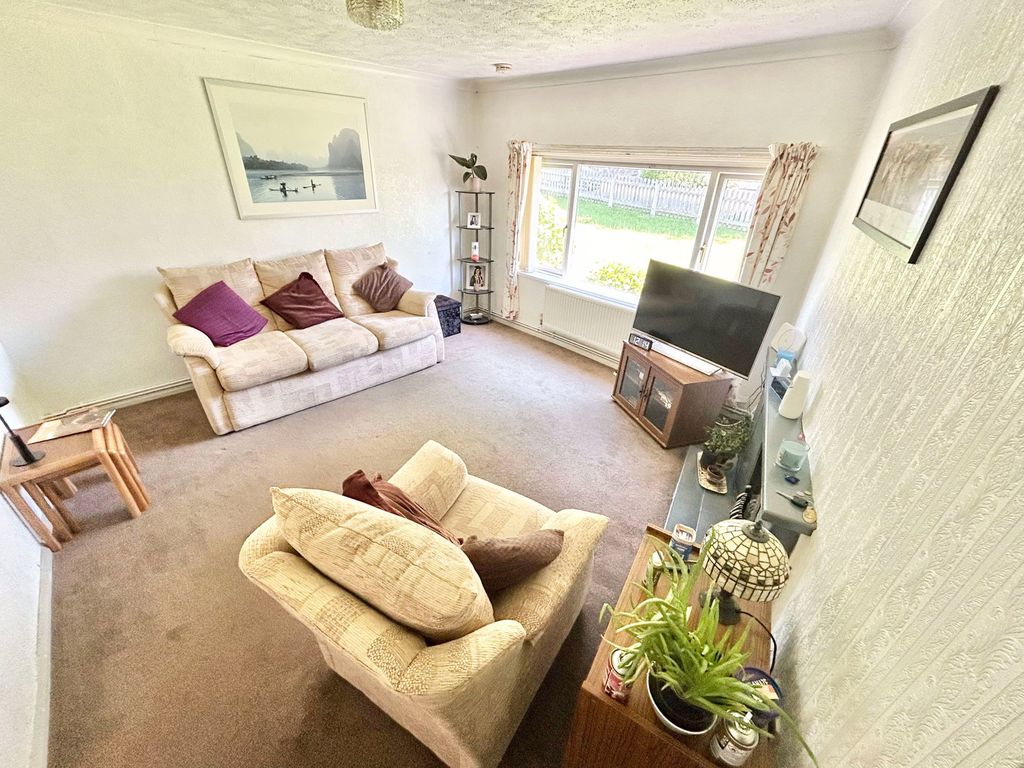 2 bed flat for saleGorlan, Conwy LL32 photo 3