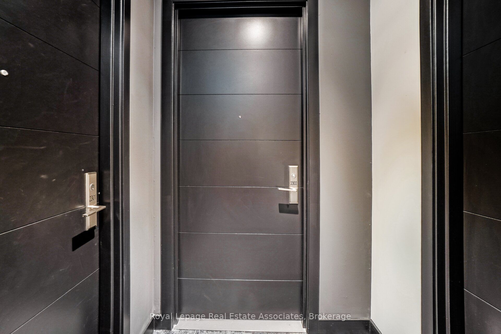 Additional image 4 of 2302-488 University Avenue, Toronto, ON, M5G 0C1