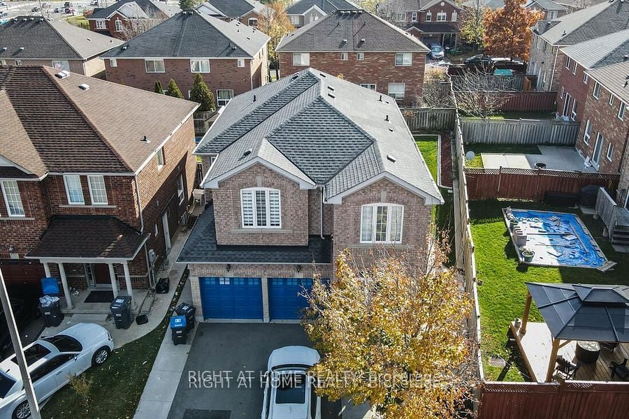 3 Silverbell Court, Brampton, ON, L7A 3V3