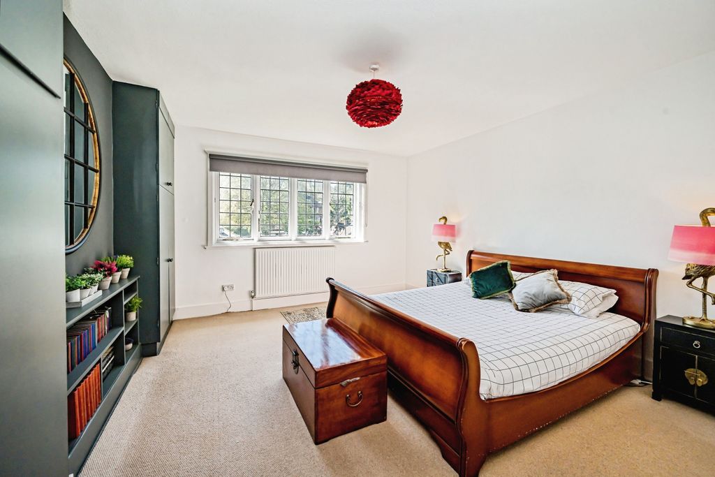 Additional image 21 of 7 bed detached house for saleKings Road, Berkhamsted HP4