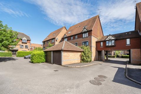 Rowe Court, Off Grovelands Road, Reading RG30