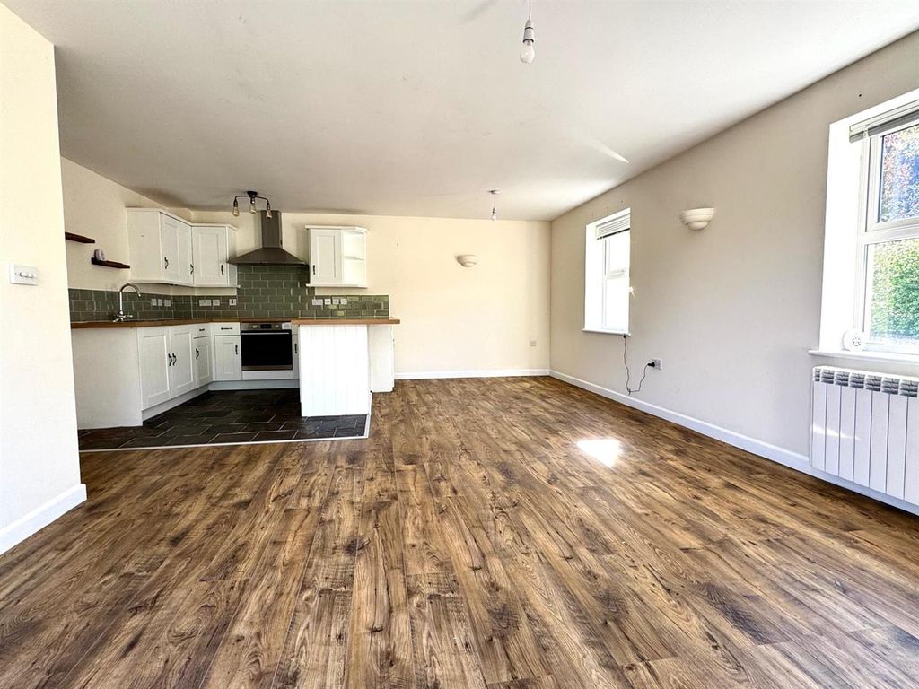 2 bed flat for saleLinton, Bromyard HR7 photo 4