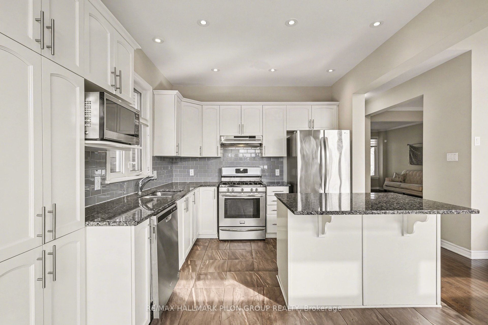 Additional image 6 of 845 Contour Street, Ottawa, ON, K1W 0G6