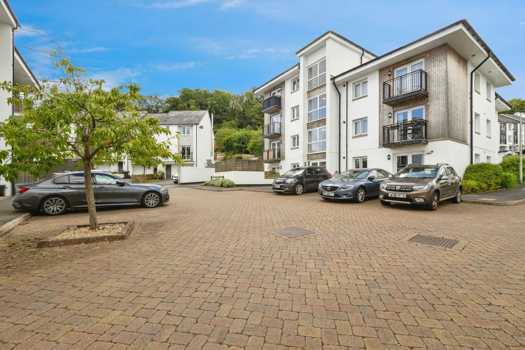 2 bed flat for saleBerkshire Close, Ogwell, Newton Abbot, Devon TQ12