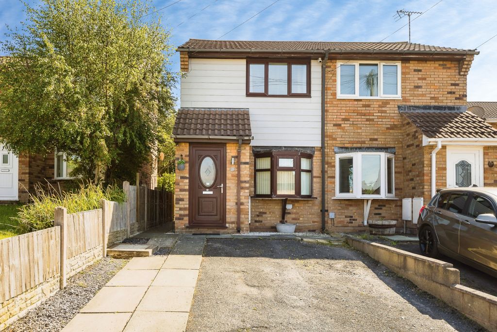 2 bed semi-detached house for saleFarm Road, Buckley CH7