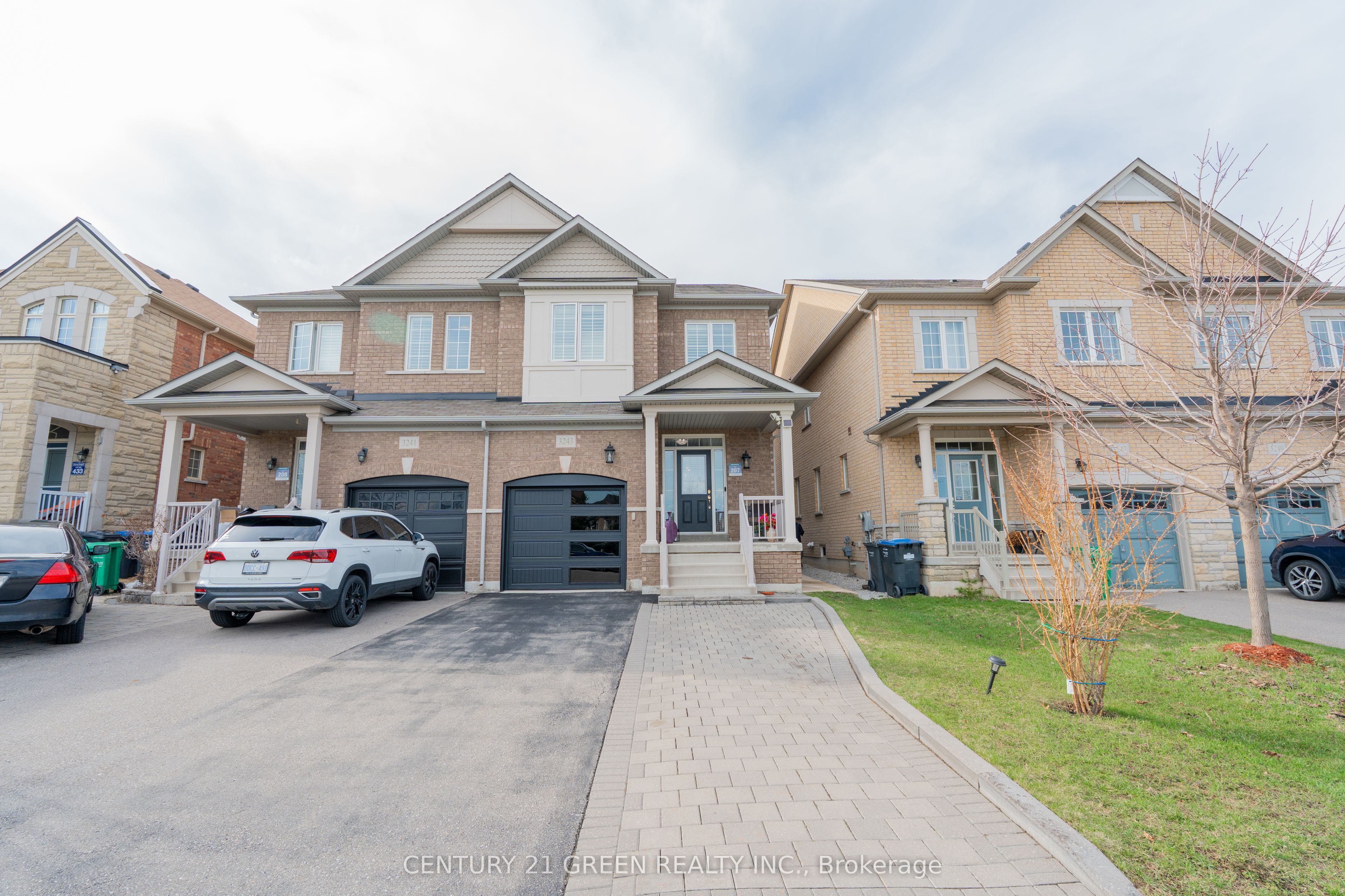 3243 Stoney Crescent, Mississauga, ON, L5M 0V4
