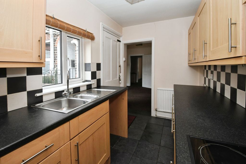 Additional image 9 of 2 bed terraced house for saleBaggholme Road, Lincoln LN2
