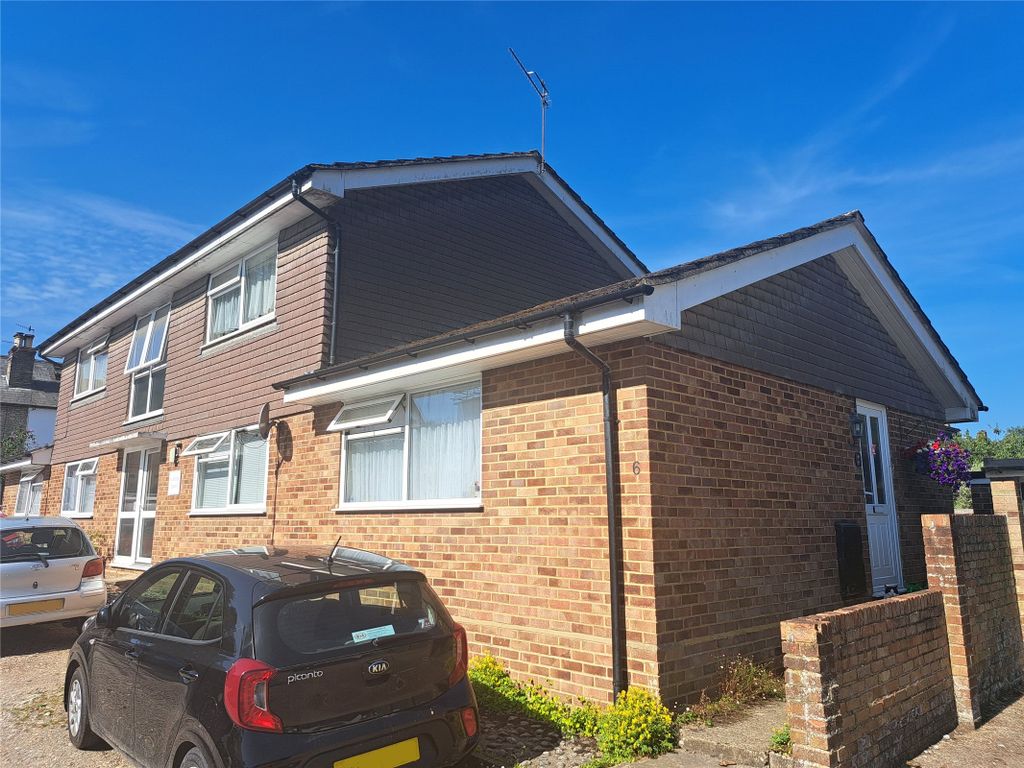 Studio for saleRiverside Court, Pixham Lane, Dorking, Surrey RH4
