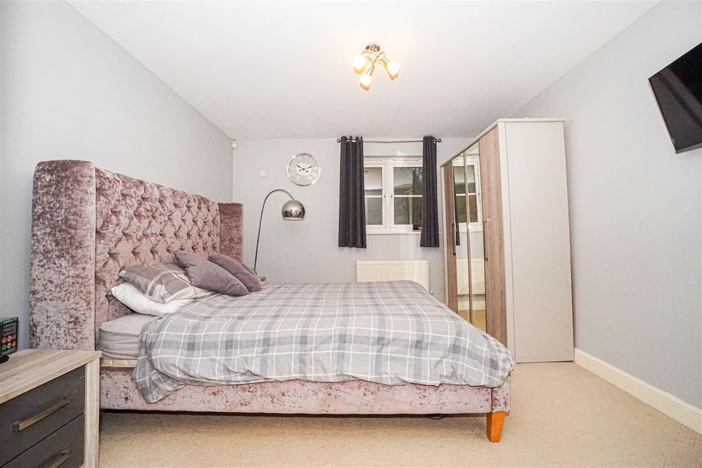 Additional image 5 of 2 bed flat for saleHelmsman Rise, St. Leonards-On-Sea TN38