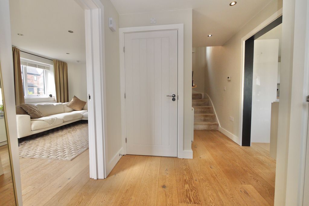 Additional image 13 of 3 bed detached house for saleSwan Road, Lakeside, Bessacarr DN4