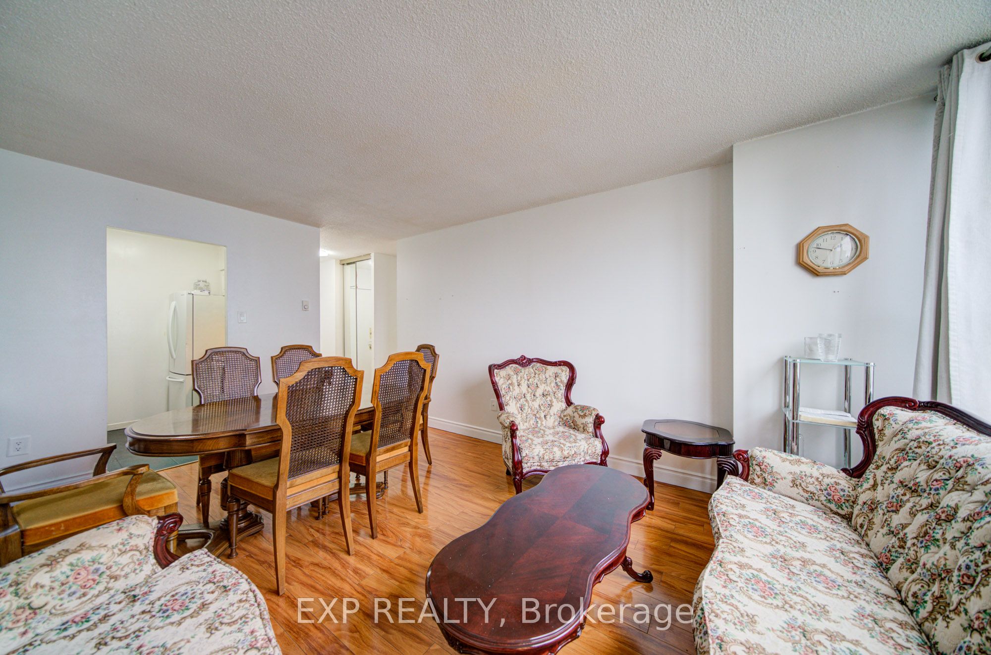 402-50 Lotherton Pathway, Toronto, ON, M6B 2G8 photo 5