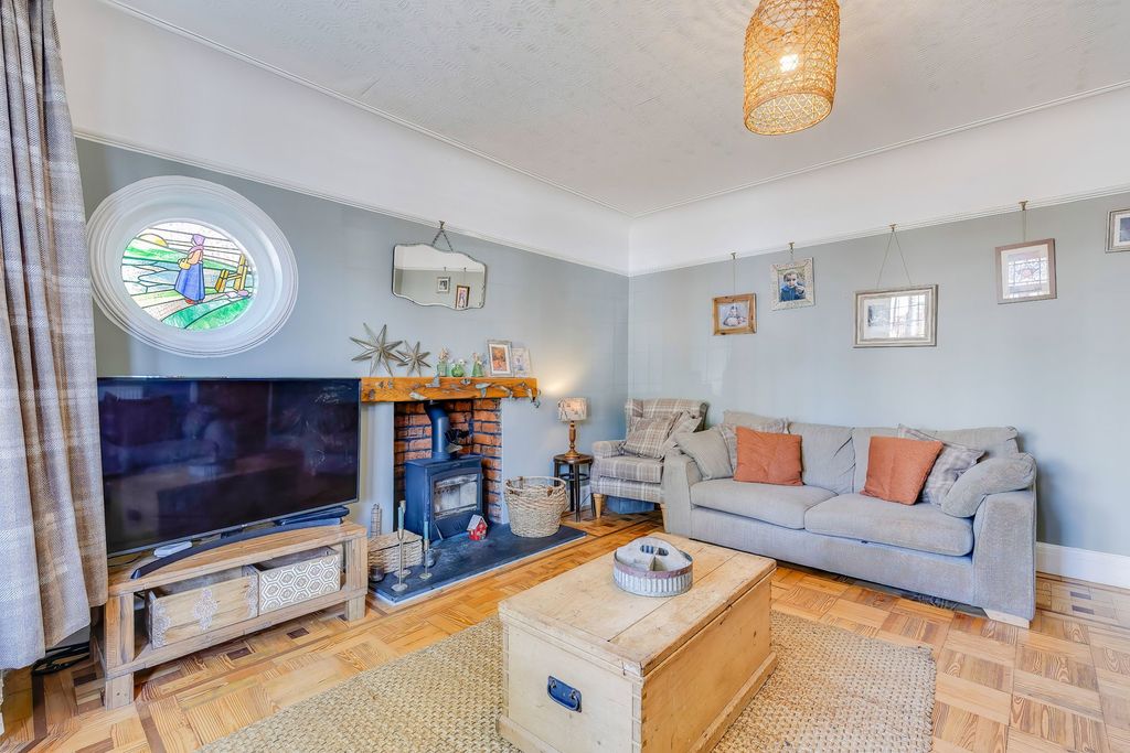 Additional image 7 of 3 bed detached house for saleEarls Court Road, Penylan, Cardiff CF23