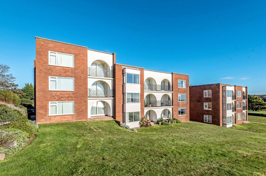 3 bed flat for saleBlueberry Downs, Coastguard Road, Budleigh Salterton, Devon EX9 photo 3