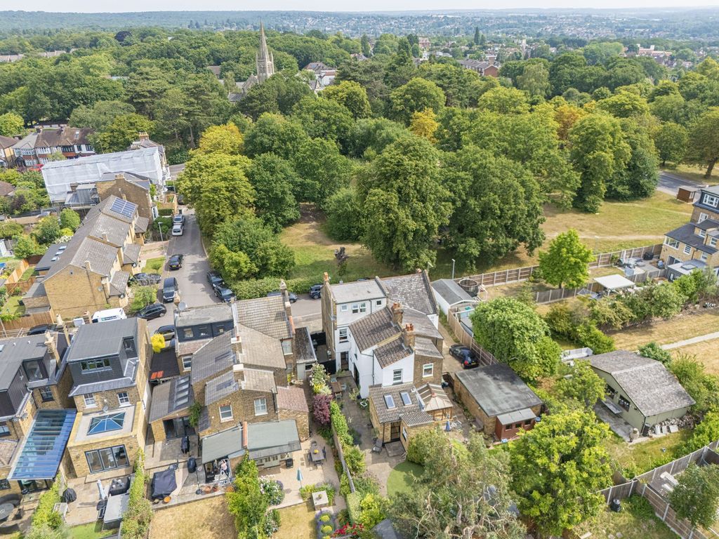 Additional image 10 of 4 bed semi-detached house for saleHills Road, Buckhurst Hill IG9