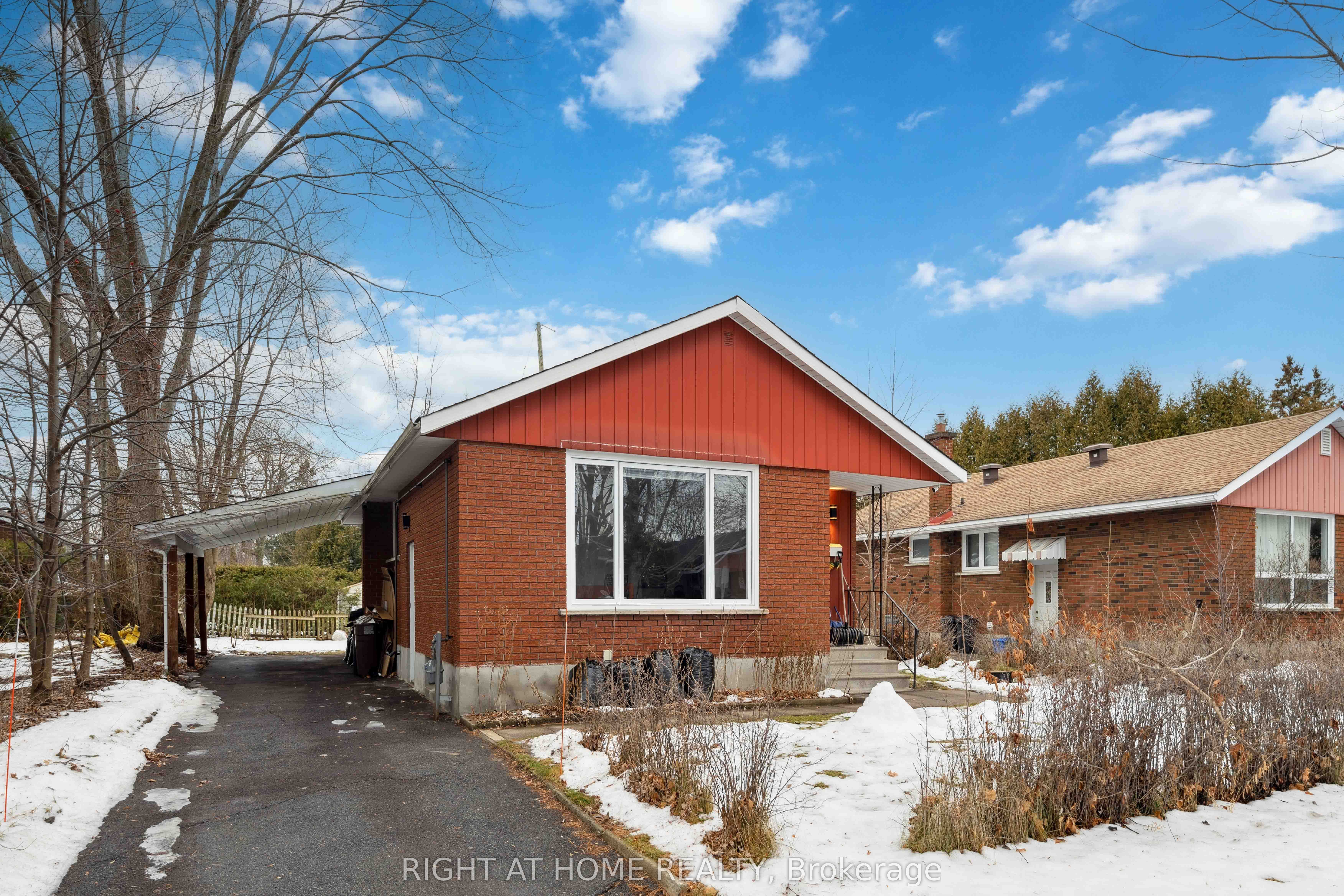 1274 Cobden Road E, Ottawa, ON, K2C 3A2