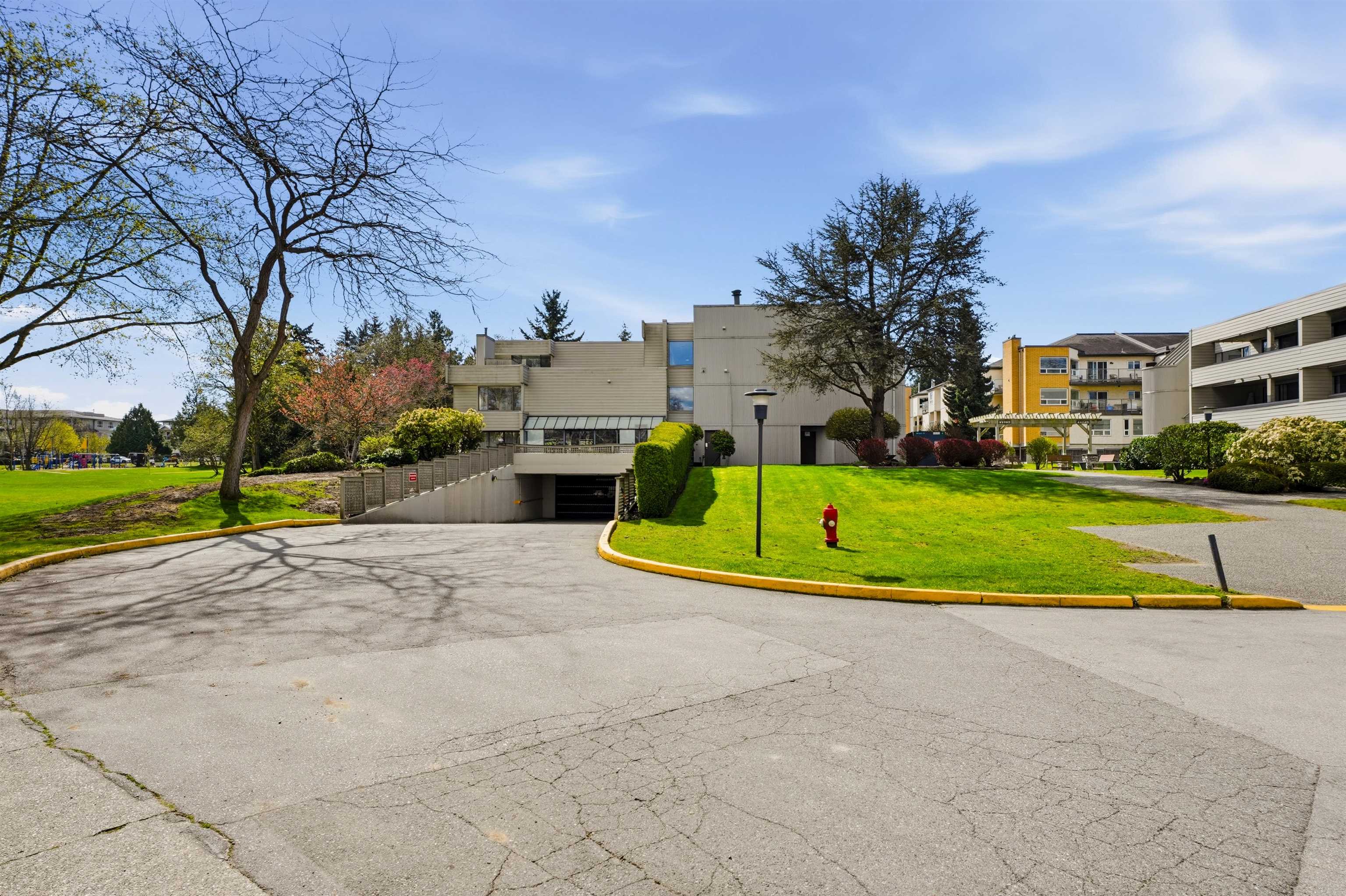 Additional image 2 of 211-15282 19th Avenue, Surrey, BC, V4A 1X6