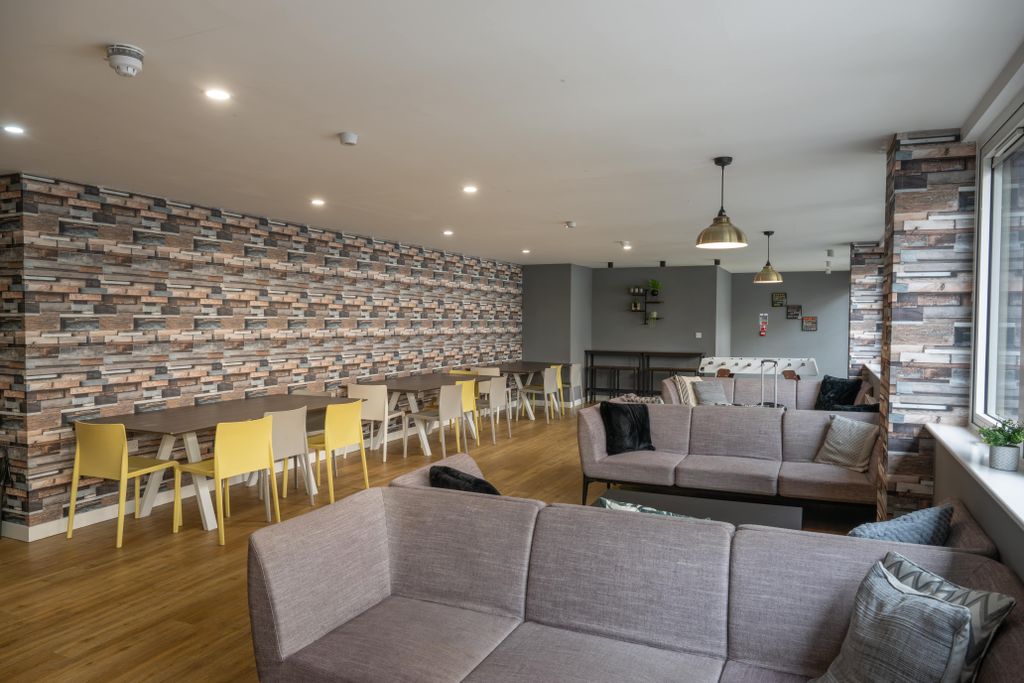 1 bed flat for saleThe Midway, Newcastle-Under-Lyme ST5 photo 3