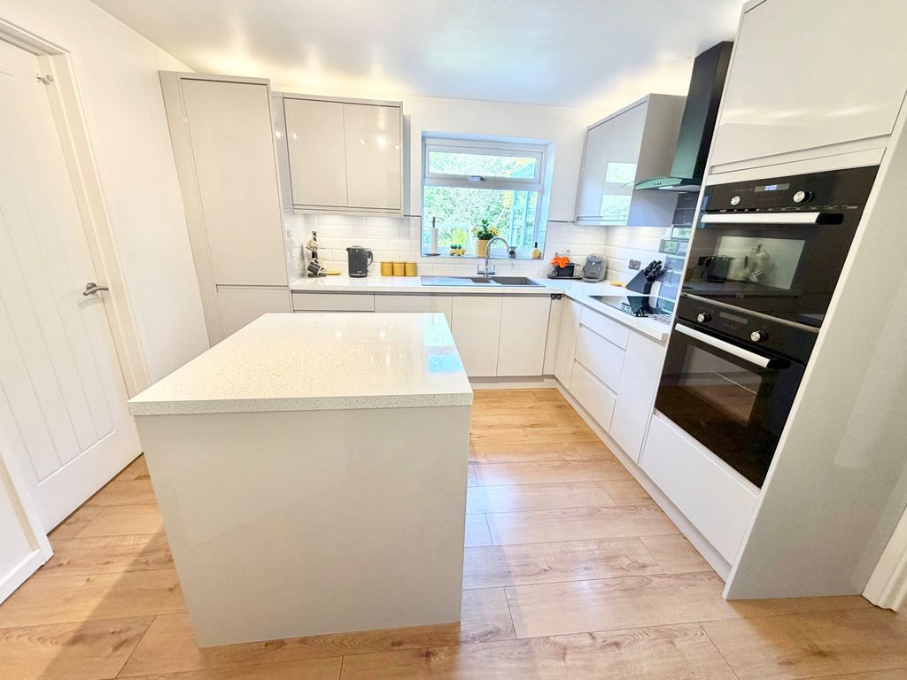 Additional image 5 of 4 bed detached house for saleMayflower Drive, Pensnett, Brierley Hill DY5
