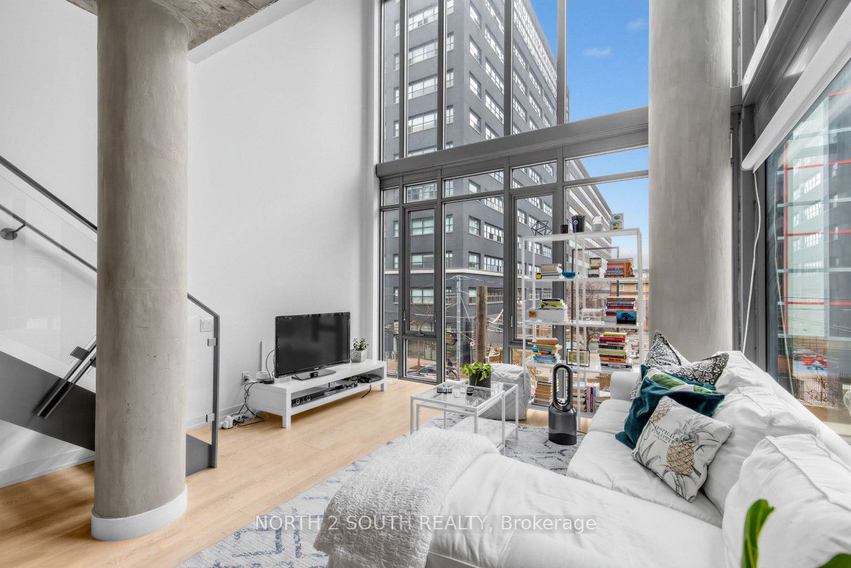 225-95 Bathurst Street, Toronto, ON, M5V 0H7