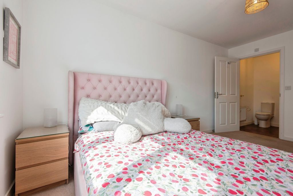 Additional image 6 of 2 bed flat for salePlanets Way, Biggleswade, Bedfordshire SG18