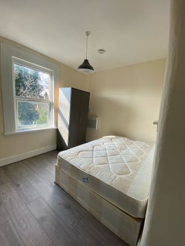 Callcott Road, London NW6, Room to rent