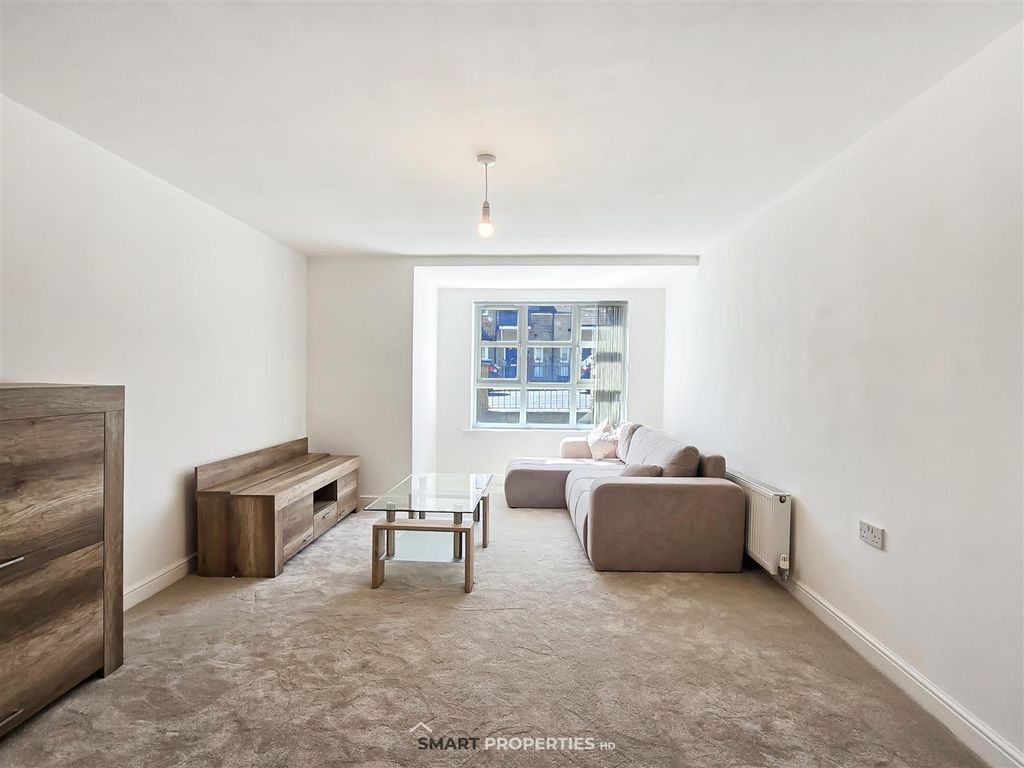 2 bed flat for saleSylvan Ridge, Huddersfield HD2 photo 2