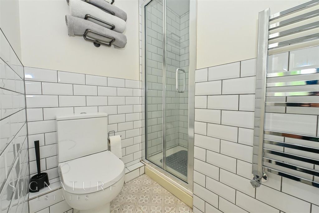 Additional image 11 of 4 bed town house for saleSt. Lawrence Close, Abbots Langley WD5