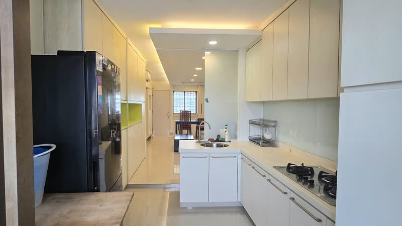 339 Clementi Avenue 5 photo 3
