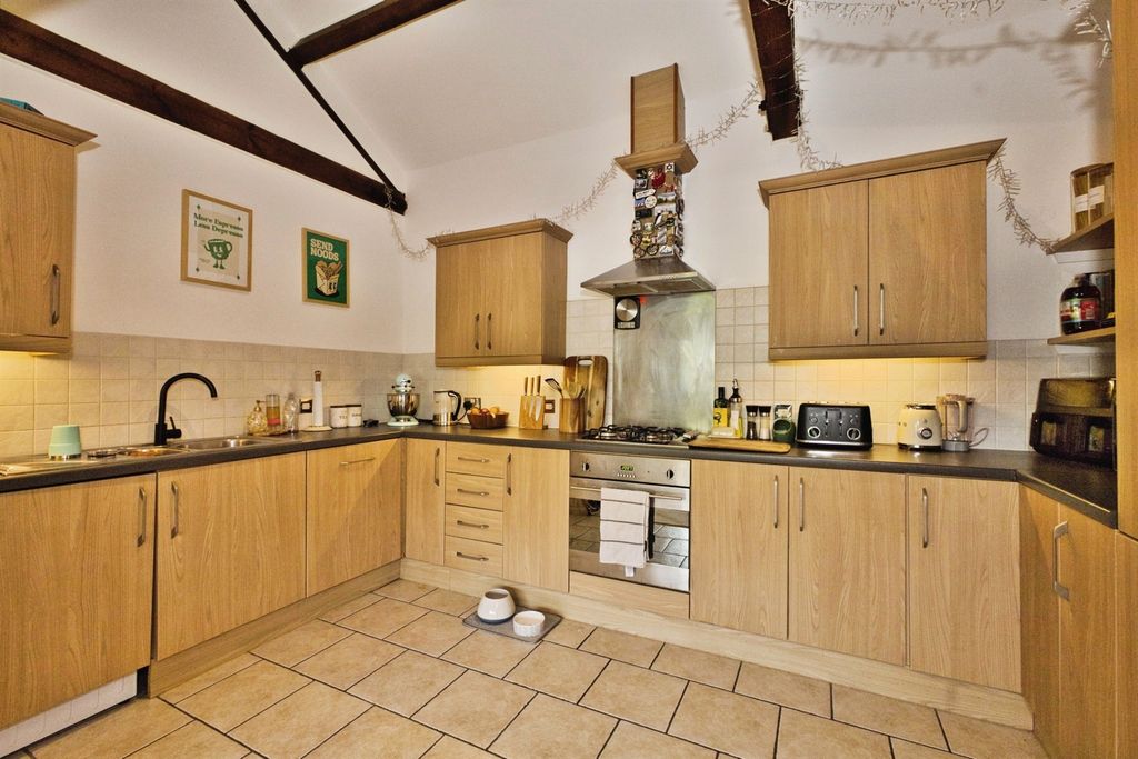 Additional image 12 of 2 bed flat for saleThe Barley Yard, Crewkerne TA18