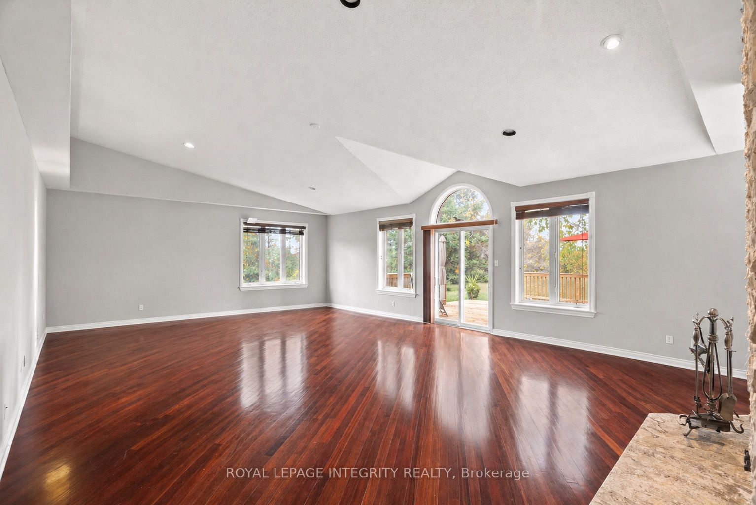Additional image 6 of 6 Marchbrook Circle, Ottawa, ON, K2W 1A1