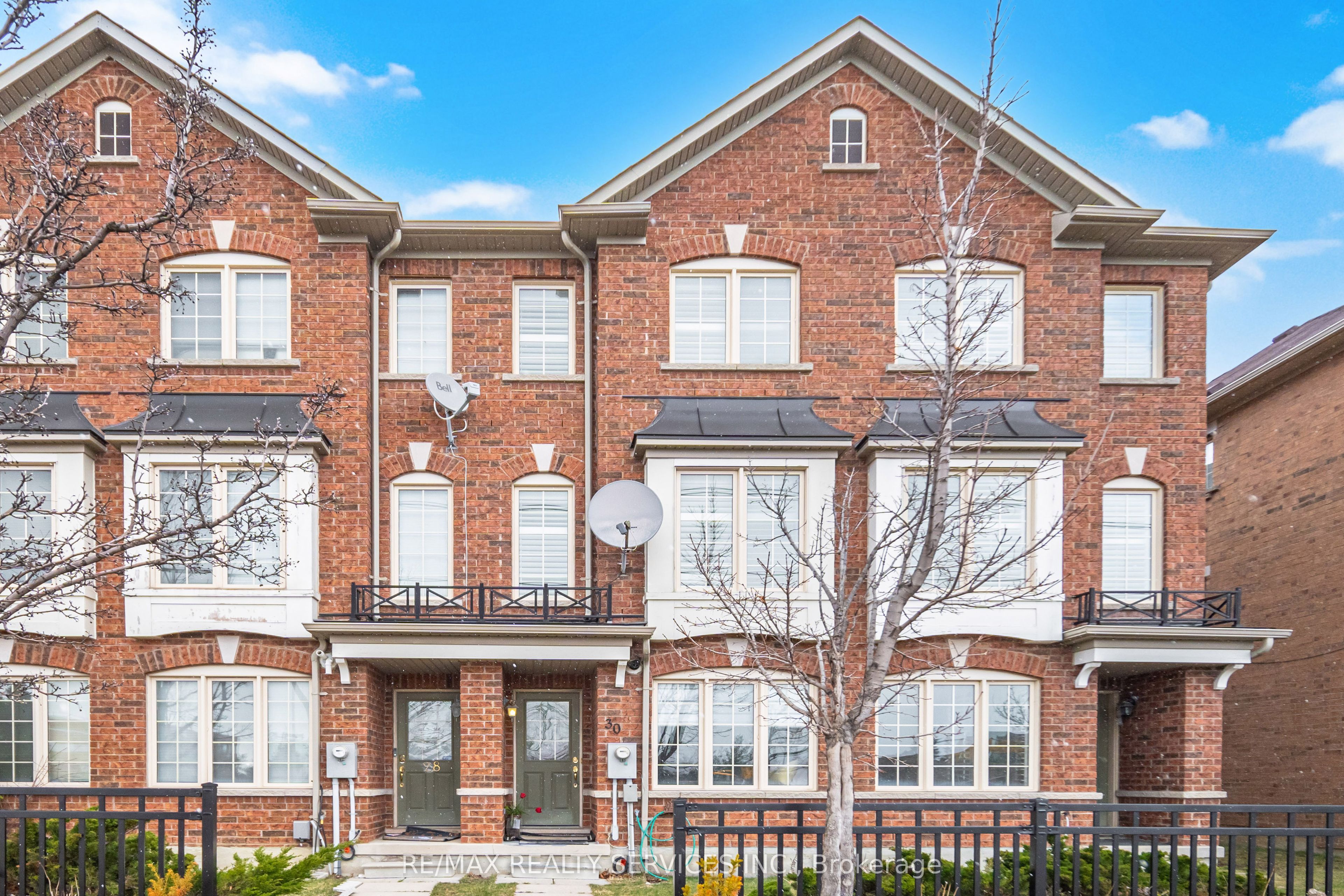 30 Peach Drive W, Brampton, ON, L6R 0W5