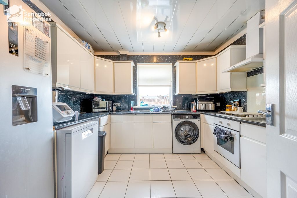 Additional image 6 of 2 bed terraced house for saleLimetree Avenue, Glasgow, Glasgow G71