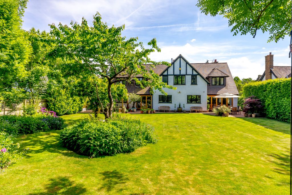 Additional image 16 of 6 bed detached house for saleBois Avenue, Chesham Bois, Amersham HP6