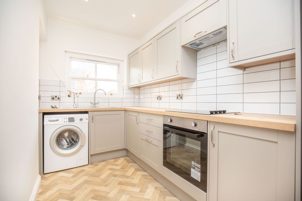 Additional image 5 of 2 bed flat for saleOrchard House, Charlotte Way, Atherstone CV9