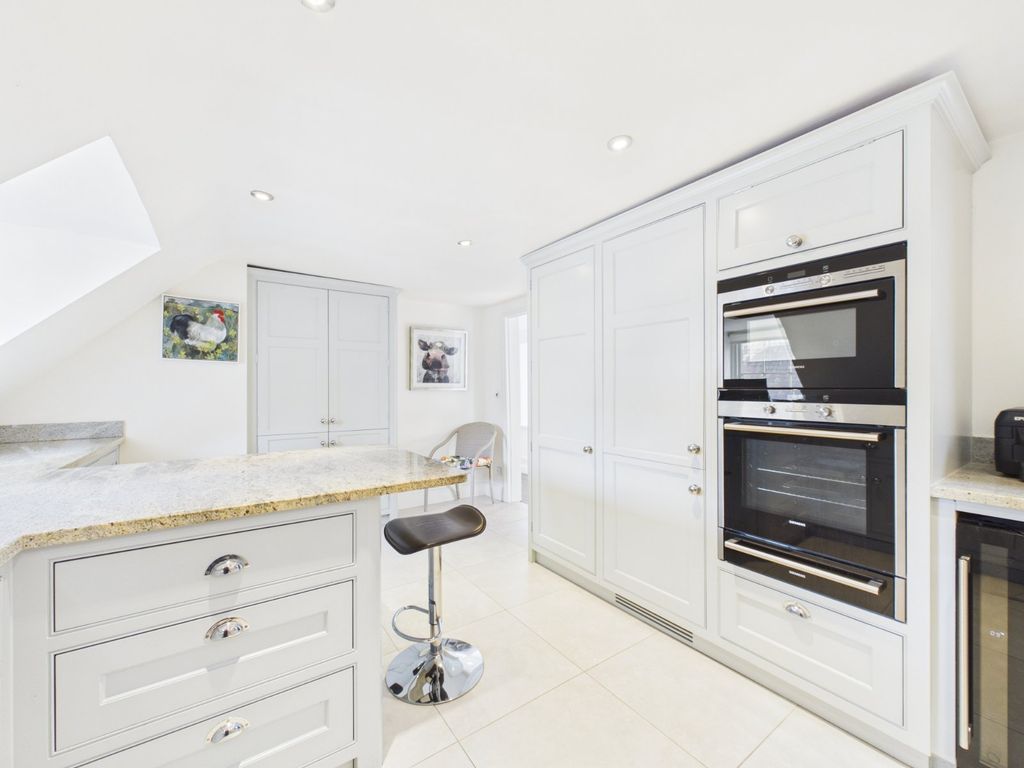 Additional image 14 of 3 bed flat for saleMissenden Road, Amersham, Buckinghamshire HP7