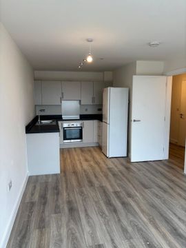 Boulevard Green, 642 Bristol Street B5