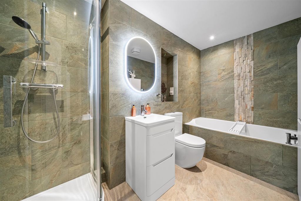 Additional image 10 of 2 bed flat for saleWoburn Park, Woburn Hill, Addlestone KT15