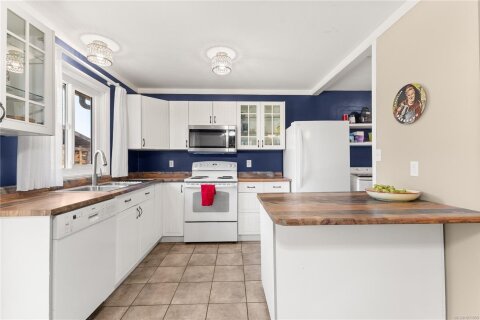 Additional image 8 of 2391 Tull Avenue, Courtenay, BC, V9N 7S1