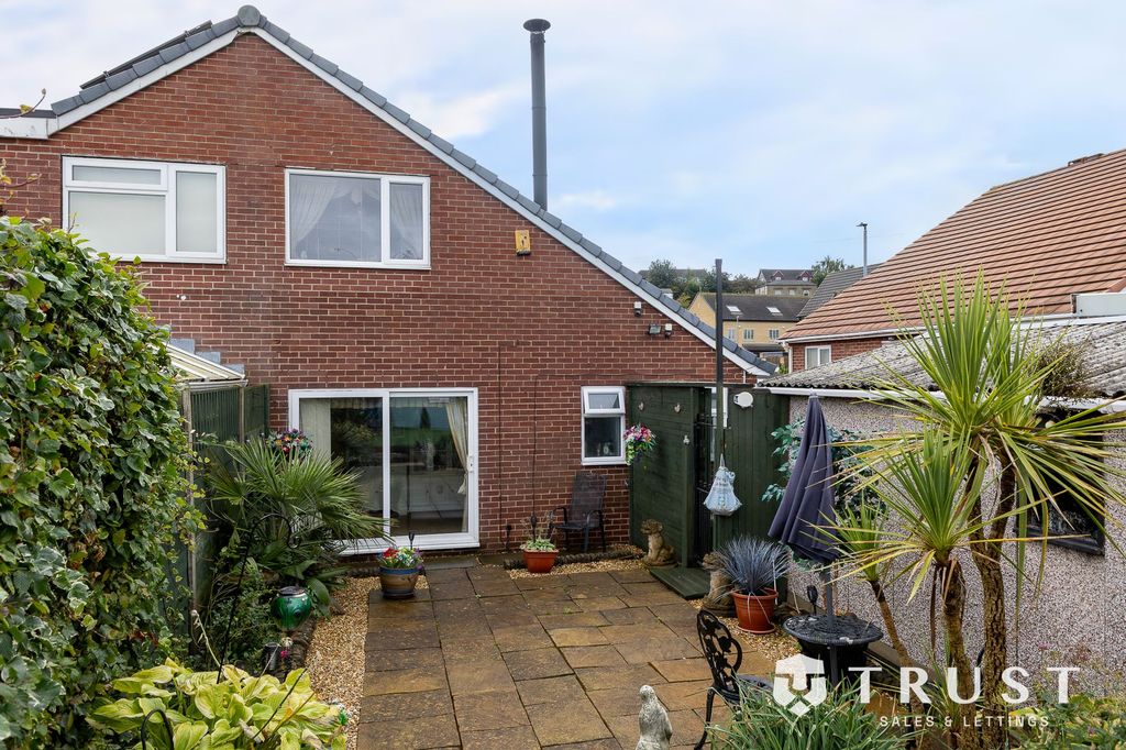 Additional image 22 of 3 bed semi-detached house for saleCarlinghow Lane, Batley WF17