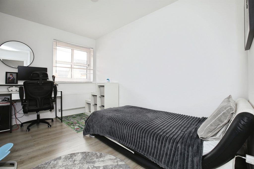 Additional image 14 of 3 bed maisonette for saleDraper Close, Andover SP11