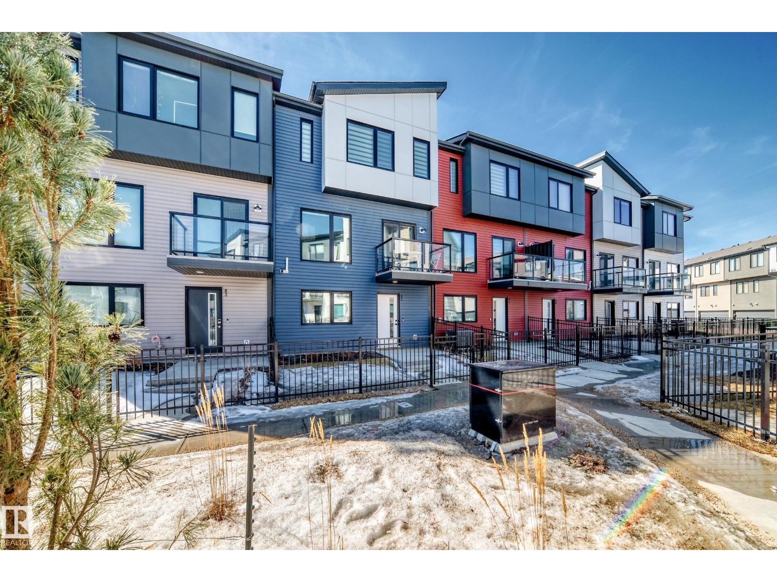 82-11910 35 Avenue SW, Edmonton, AB, T6W4Z8