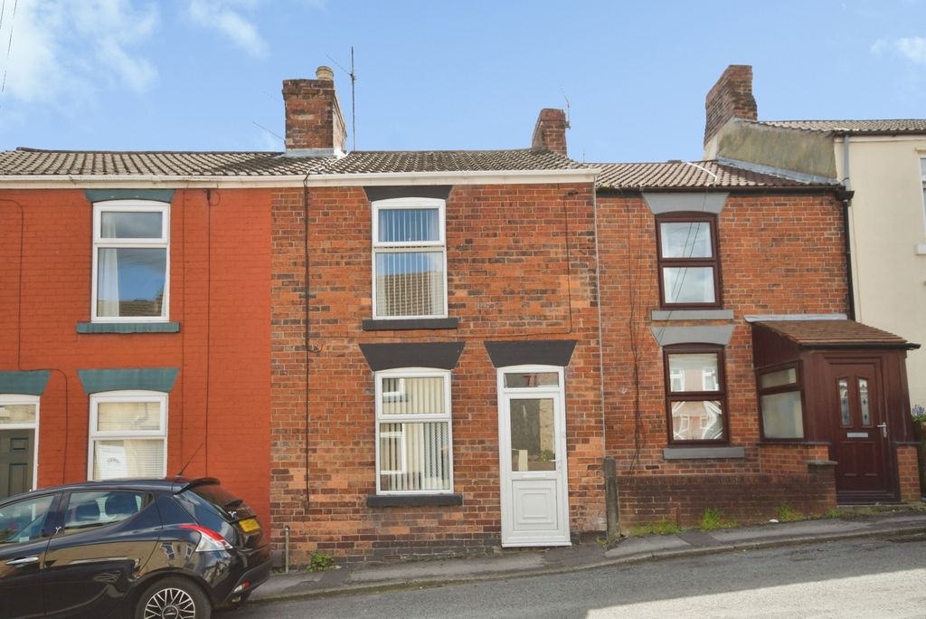 2 bed terraced house for saleSanforth Street, Chesterfield, Derbyshire S41