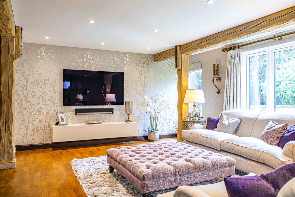 Additional image 10 of 5 bed detached house for saleCastle Gateway, Berkhamsted, Hertfordshire HP4